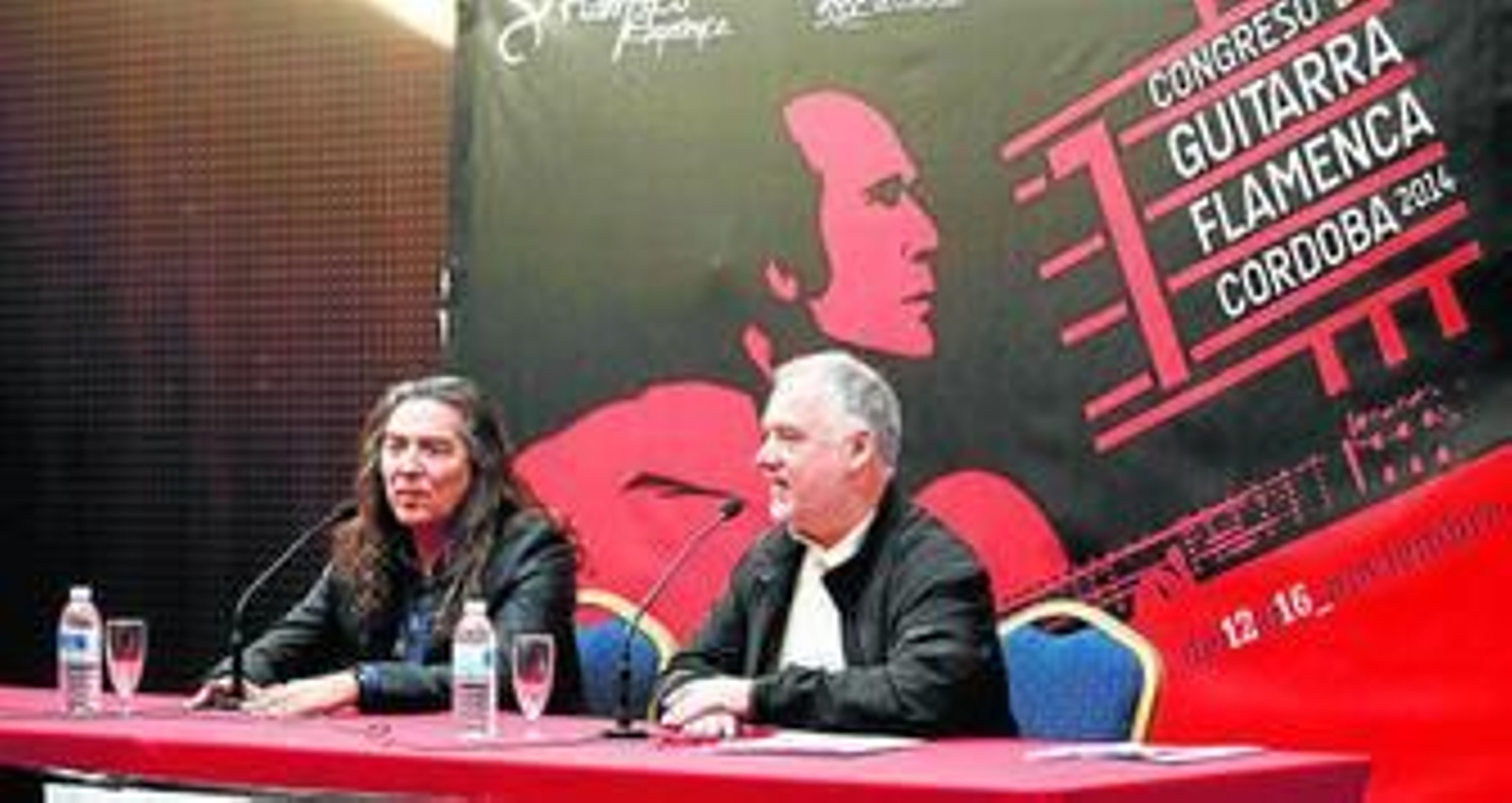 Tomatito y Faustino Núñez, ayer, durante su encuentro en el Congreso de Guitarra Flamenca.