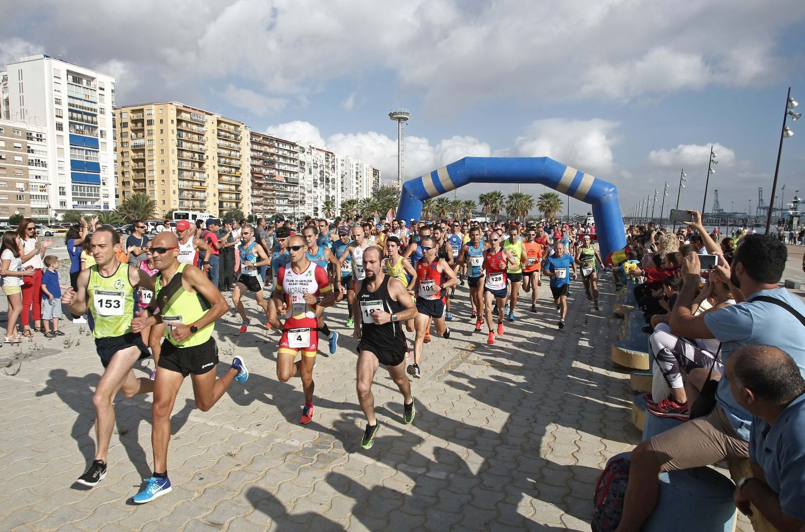Una edición pasada de la Carrera Popular Virgen del Pilar.
