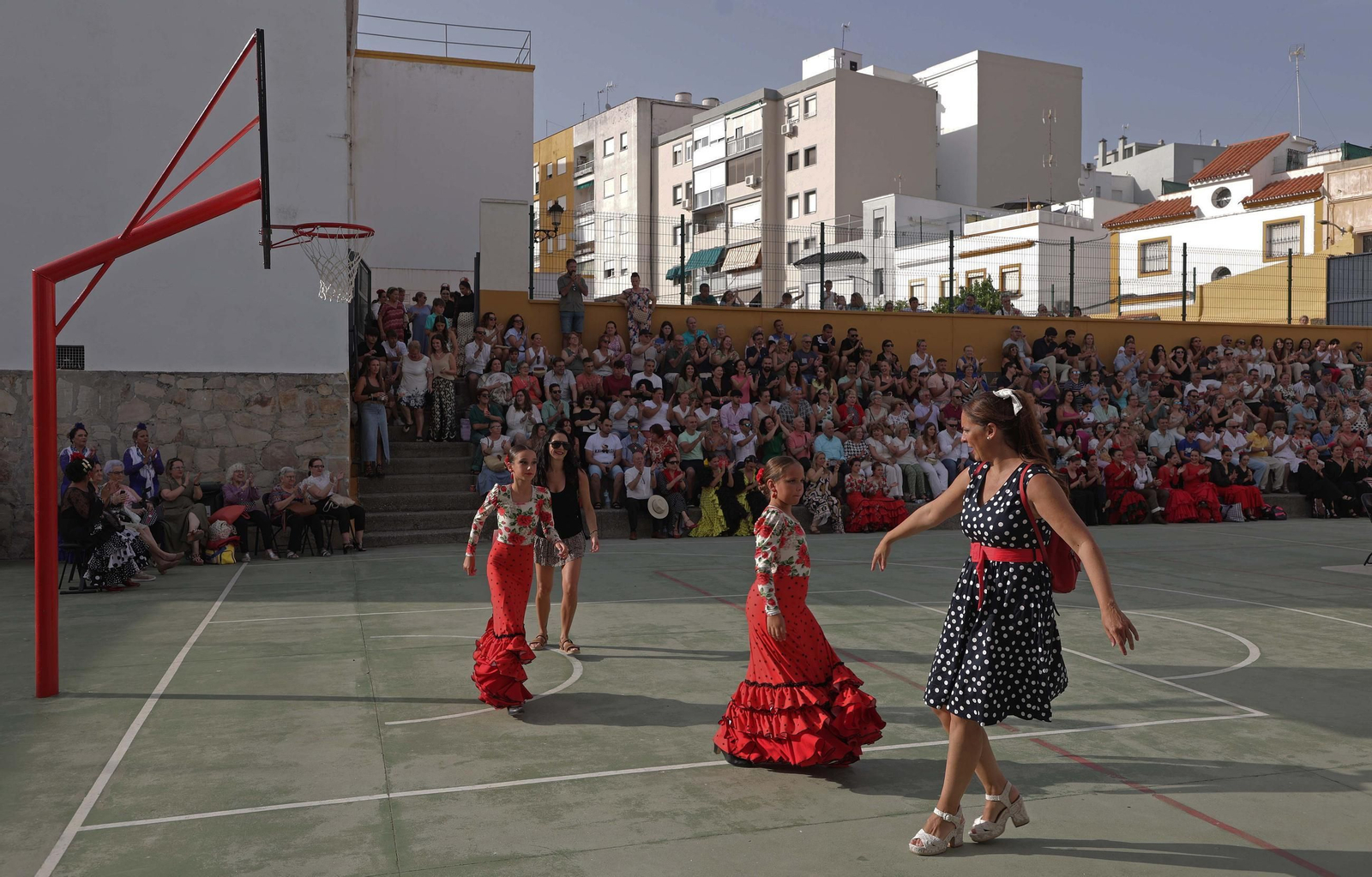 Fotos del I concurso de sevillanas 'Entre Volantes' en Algeciras