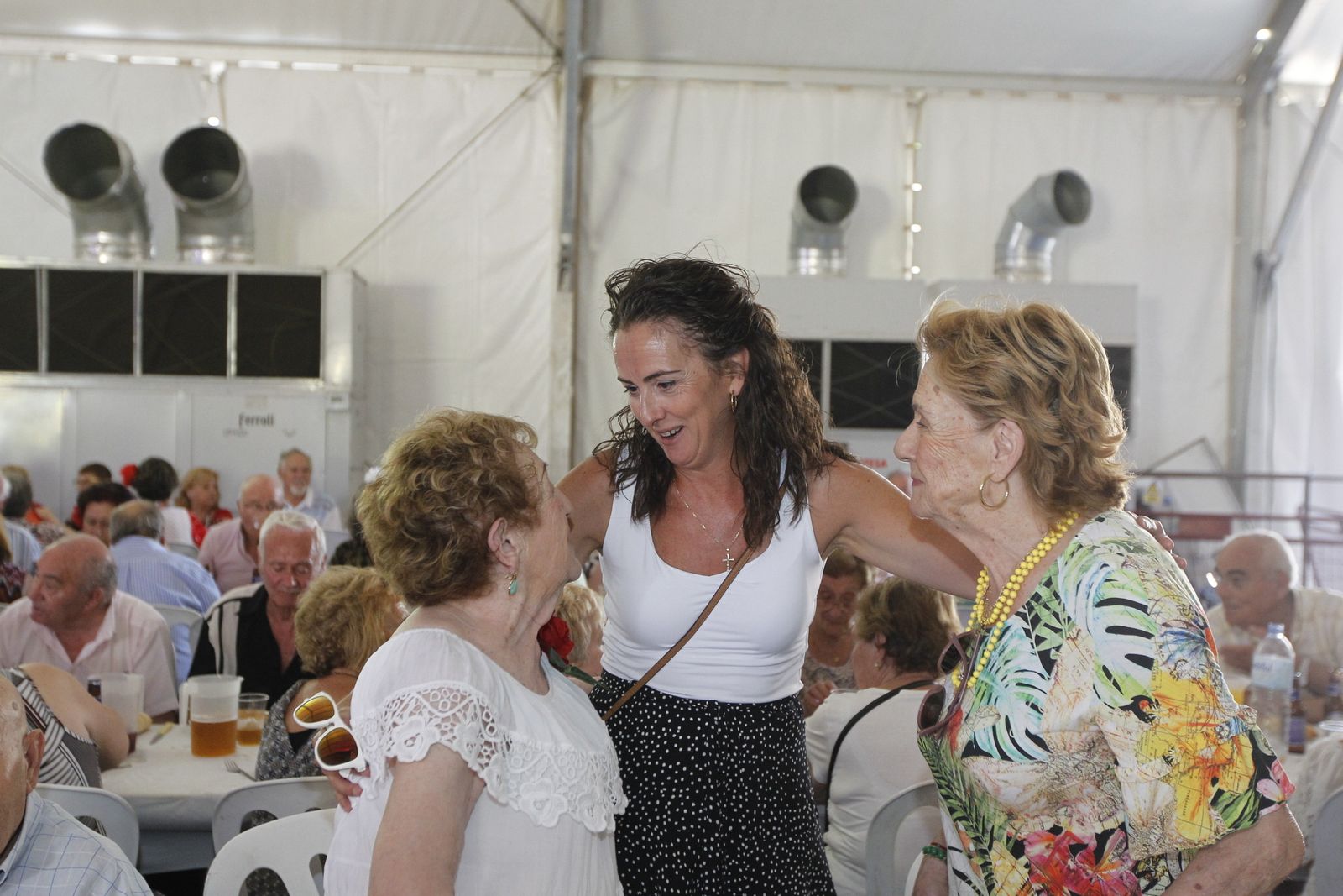 Fotogalería comida homenaje a los mayores. Feria de Almería 2019