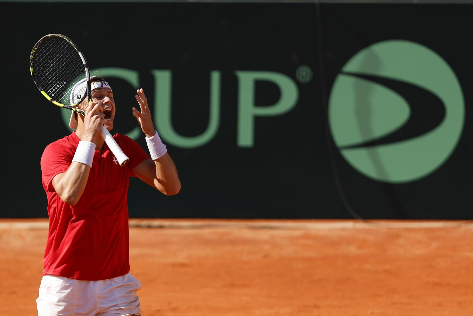 Un Pedro Martínez impecable iguala la eliminatoria de Copa Davis en Marbella (6-1, 4-6 y 7-6)