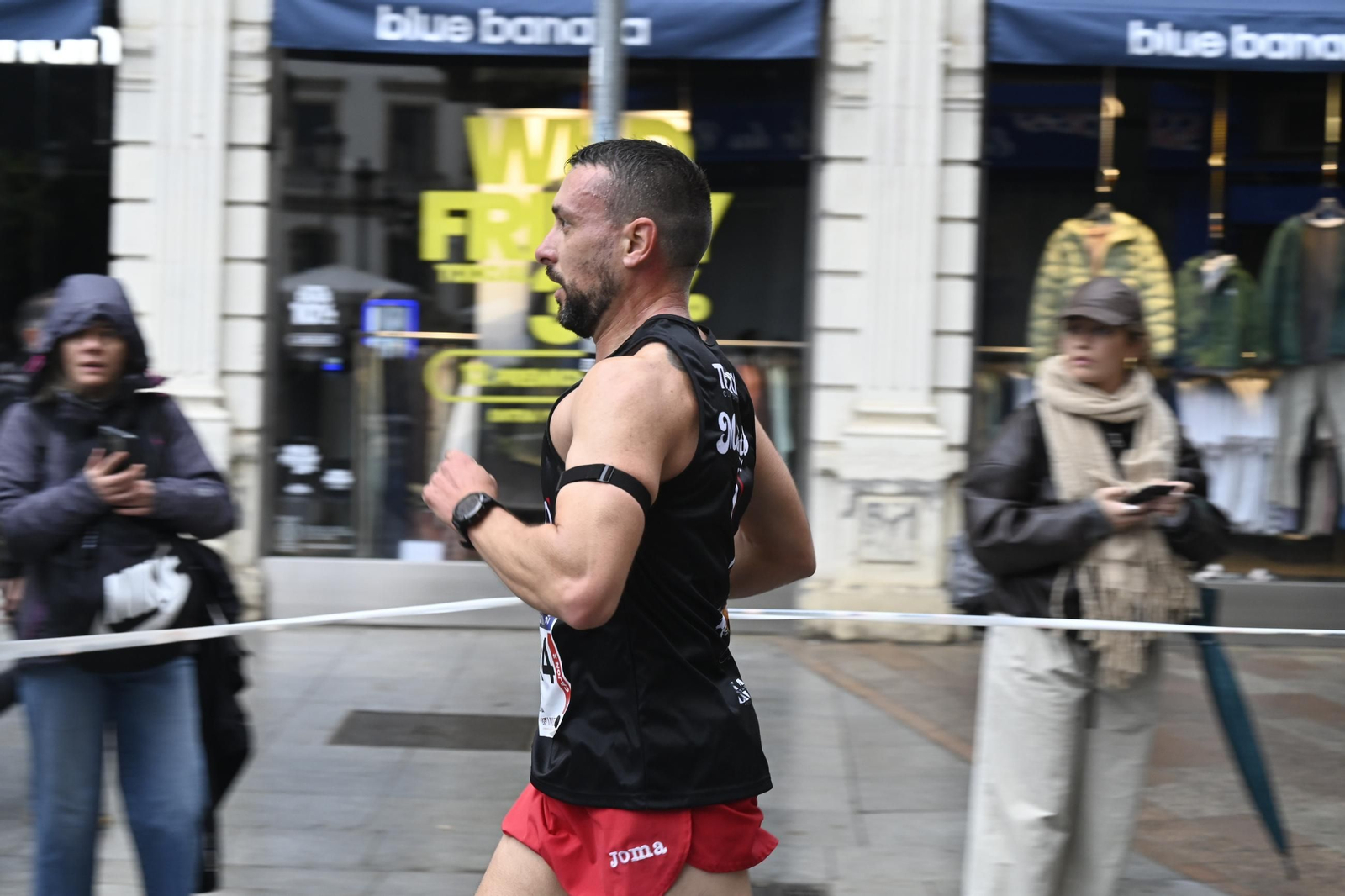 El paso de la Media Maratón de Córdoba 2025 por el centro de la ciudad