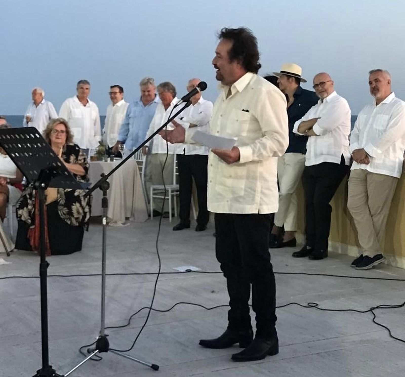 Jorge Perugurría en la fiesta de la guayabera, conocida en Cádiz por seriana