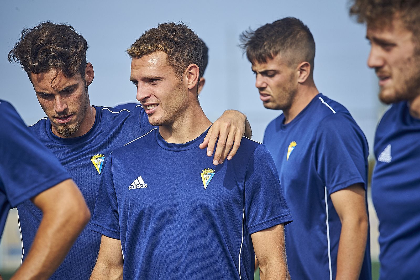 Jordi Tur (c) está siendo uno de los elementos fijos en el once cadista.