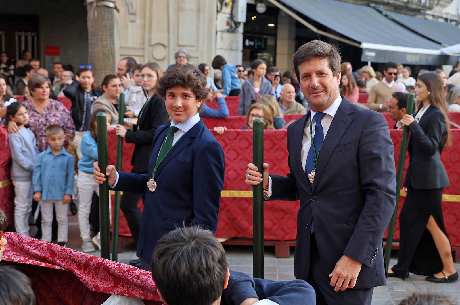Sábado de Pasión: Imágenes de la procesión del Cristo de la Vera+Cruz portado por el Grupo de Caballería Ligero Acorazado 'Reyes Católicos' II de la Legión de Ronda