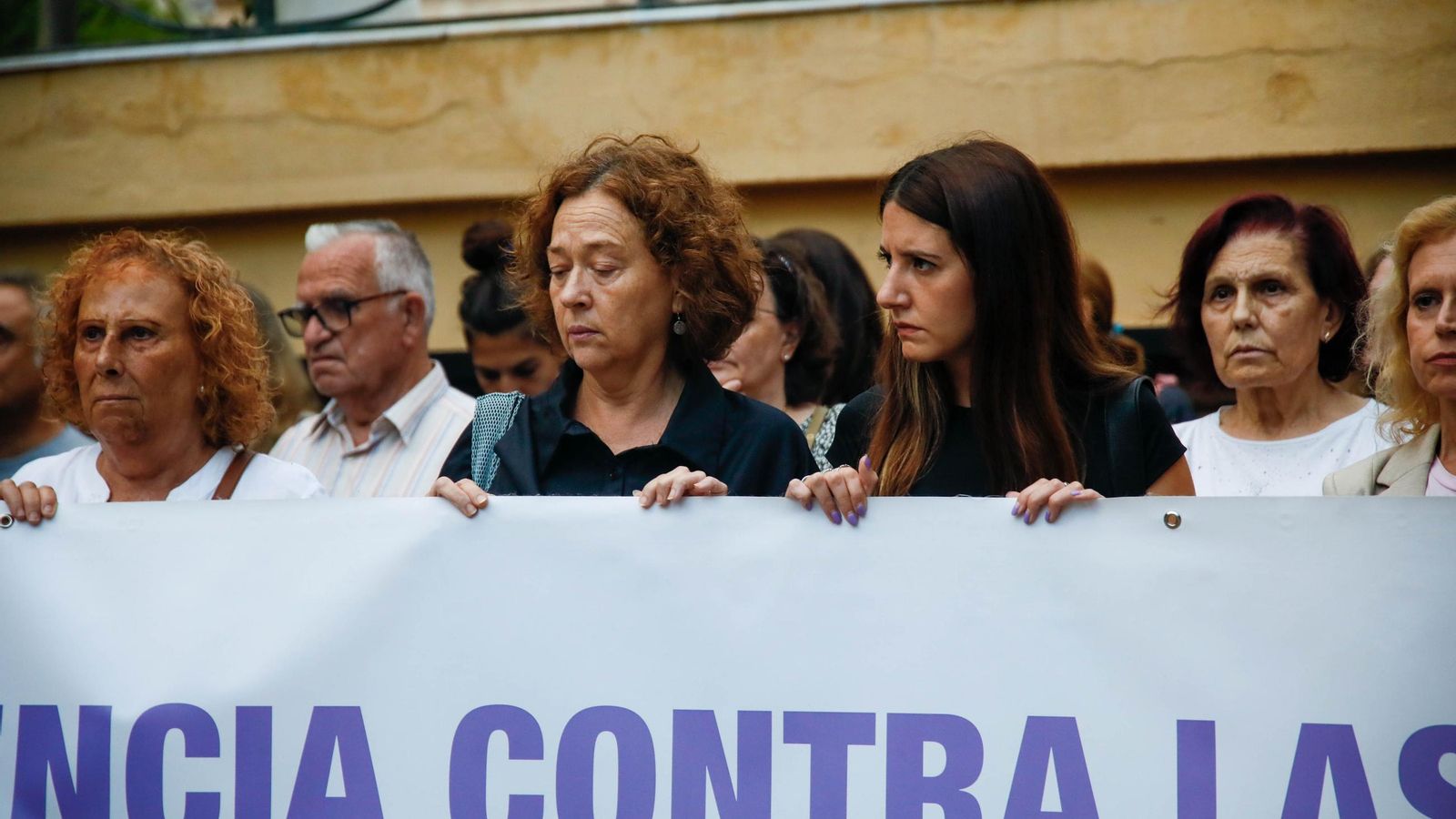 La sociedad almeriense condena la lacra de la violencia de género.