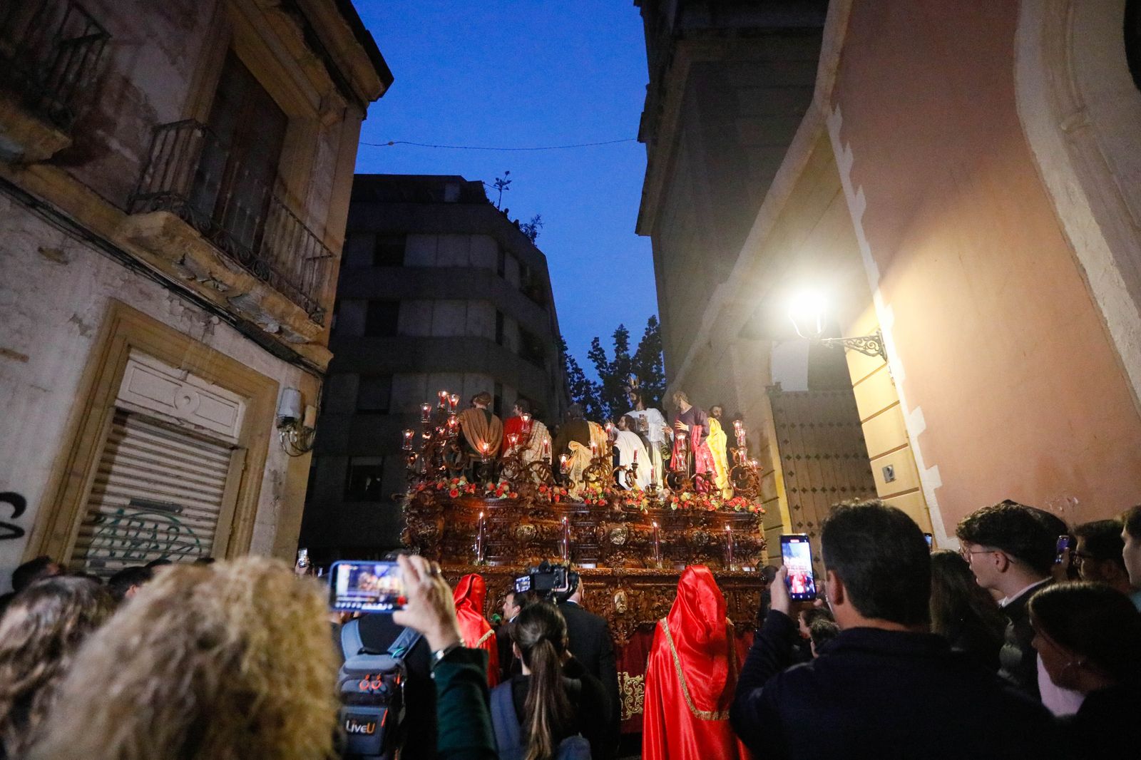 Te contamos en imágenes la Santa Cena tras la lluvia en la ciudad