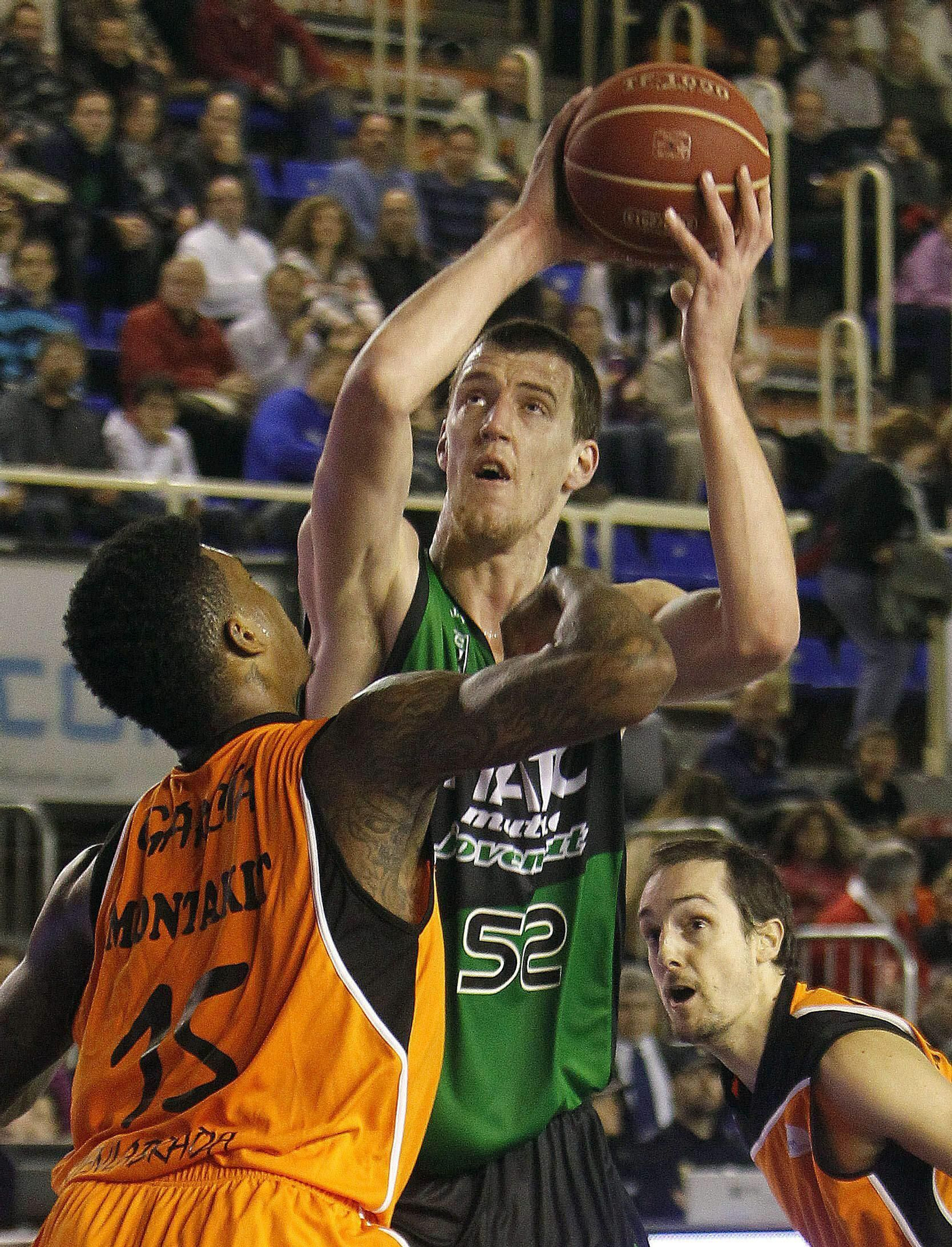 La carrera de Ognjen Kuzmic, en fotos