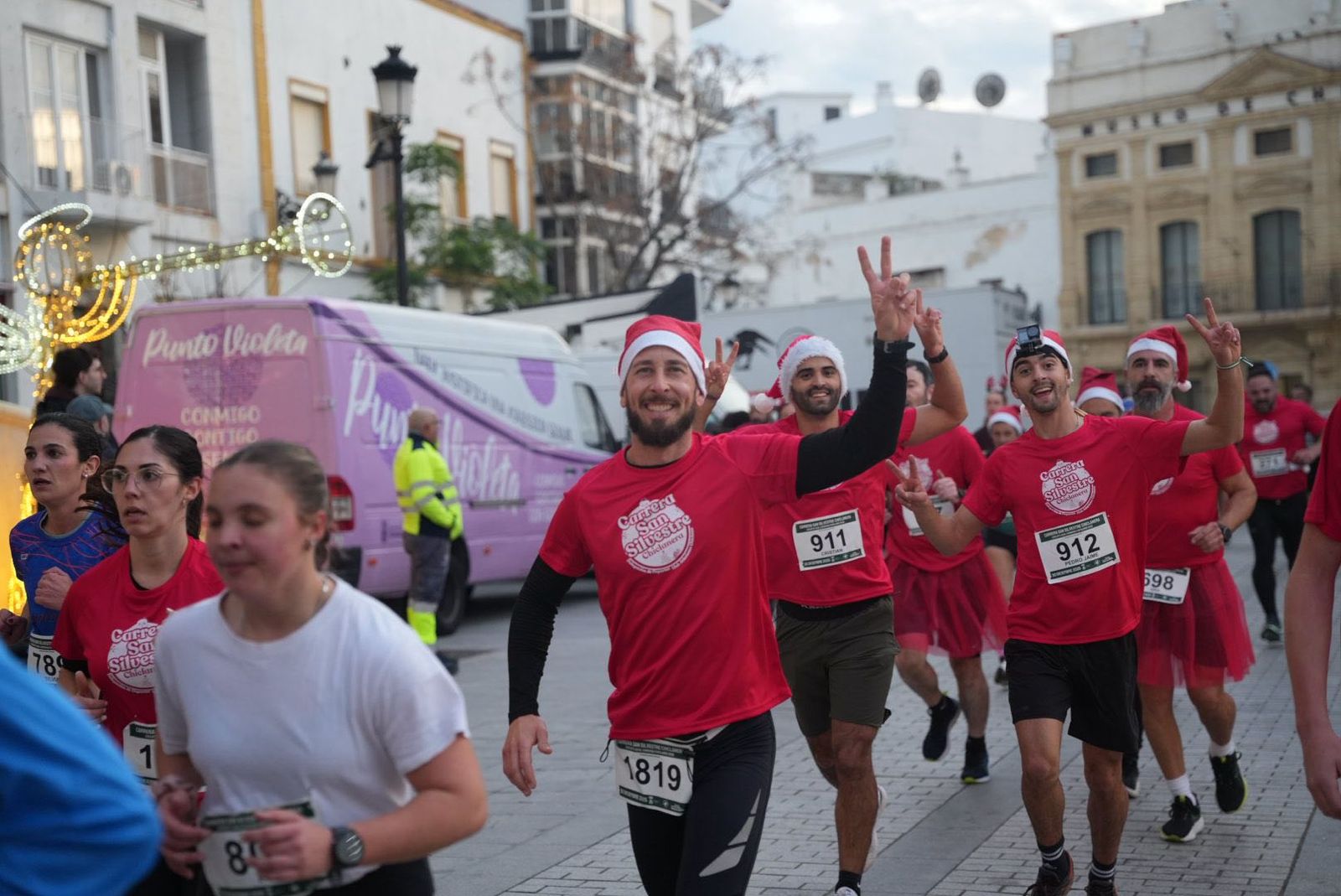 Imágenes de la XII Carrera San Silvestre Chiclanera