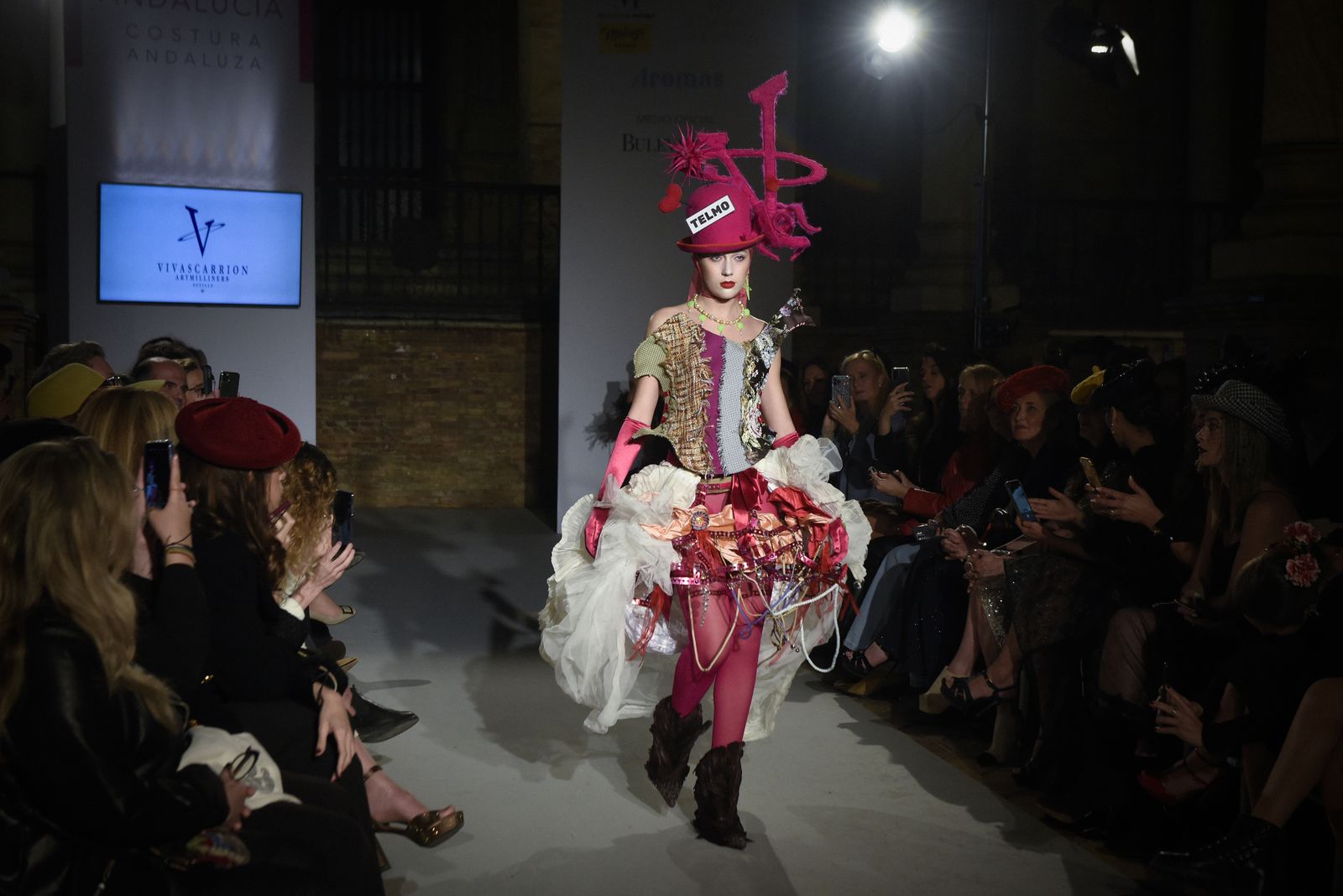 El desfile de Vivascarrión en la pasarela de novia e invitada SIQ 2022, todas las fotos