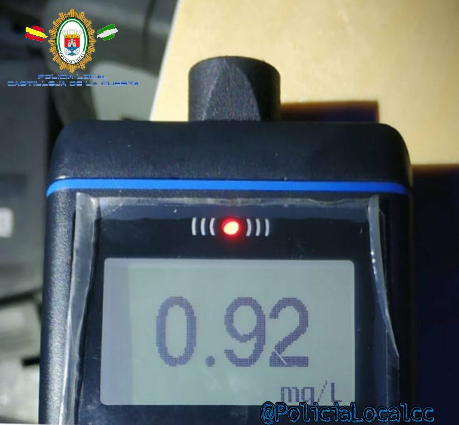 El etilómetro con el resultado del conductor detenido.