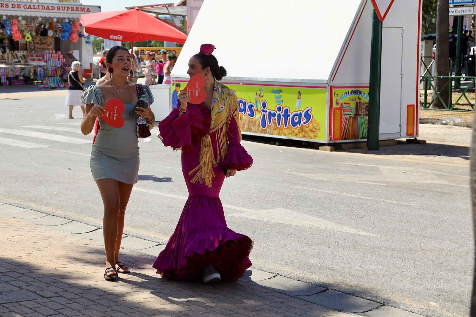 El ambiente festivo en el Real de la Feria de Málaga de este miércoles, en imágenes