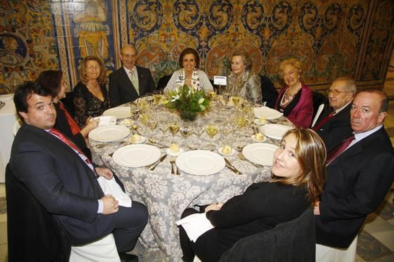 Rafael Ferrater, Guadalupe Clavero, Cristina Heeren, José María López, Pilar González, María Ángeles Infante, María Teresa Albarado, Pedro Ruiz Berdejo, Javier Delmás y Adela García de la Borbolla. 

Foto: Antonio Pizarro / Juan Carlos Vázquez / Victoria Hidalgo / Manuel Gómez