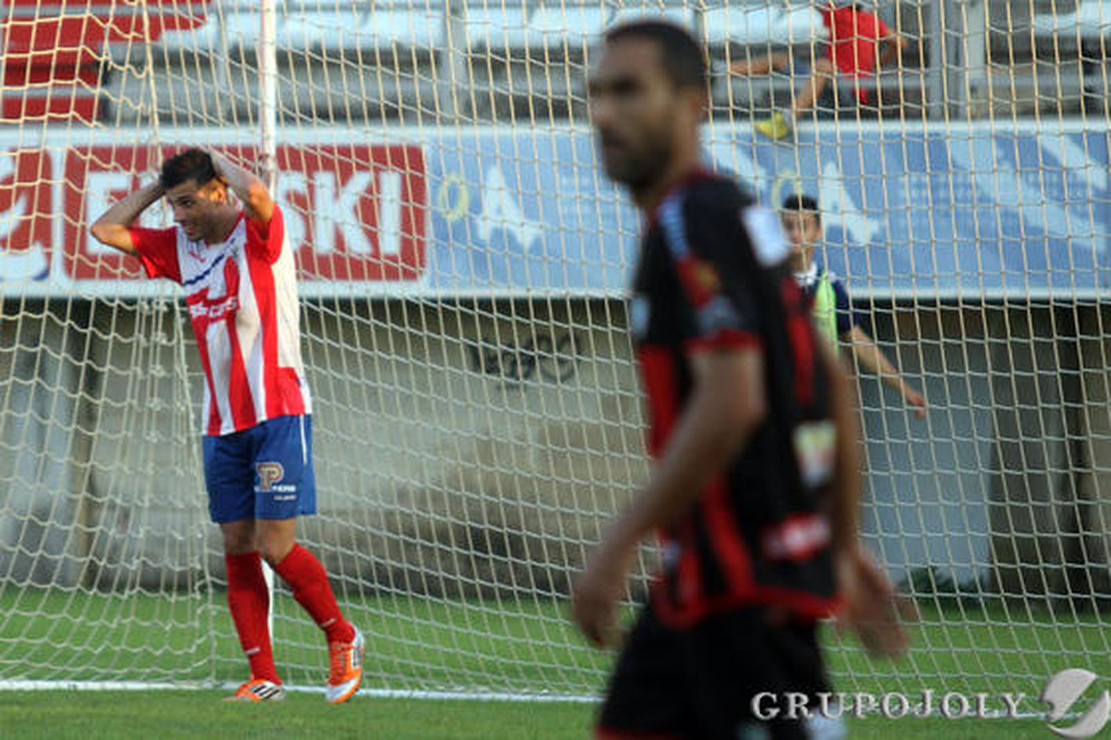 El Algeciras no pasa del empate en casa (0-0) ante un correoso Lucena.

Foto: Andres Carrasco