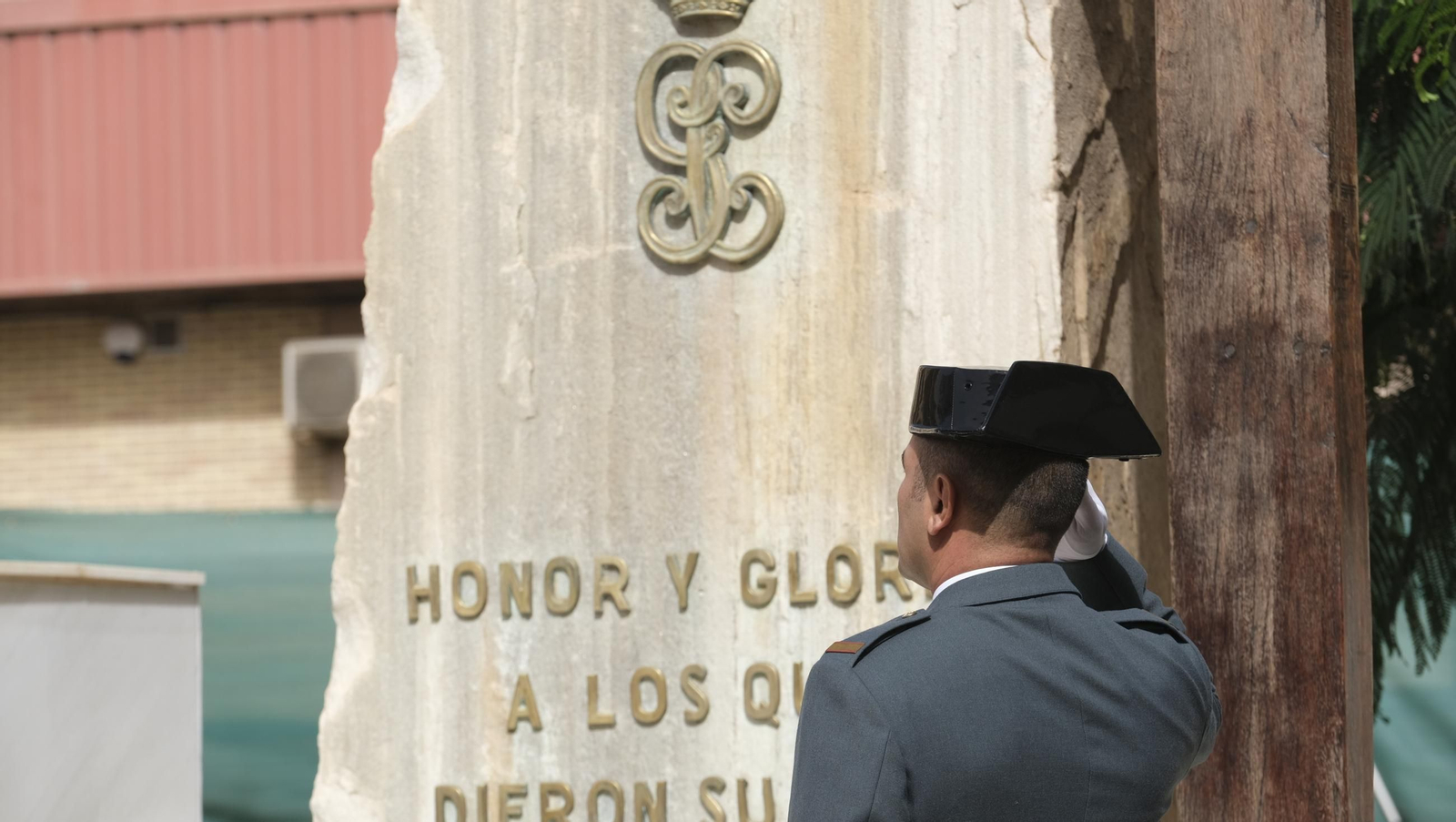 Las imágenes de la celebración del Día del Pilar en la Comandancia de la Guardia Civil de Almería