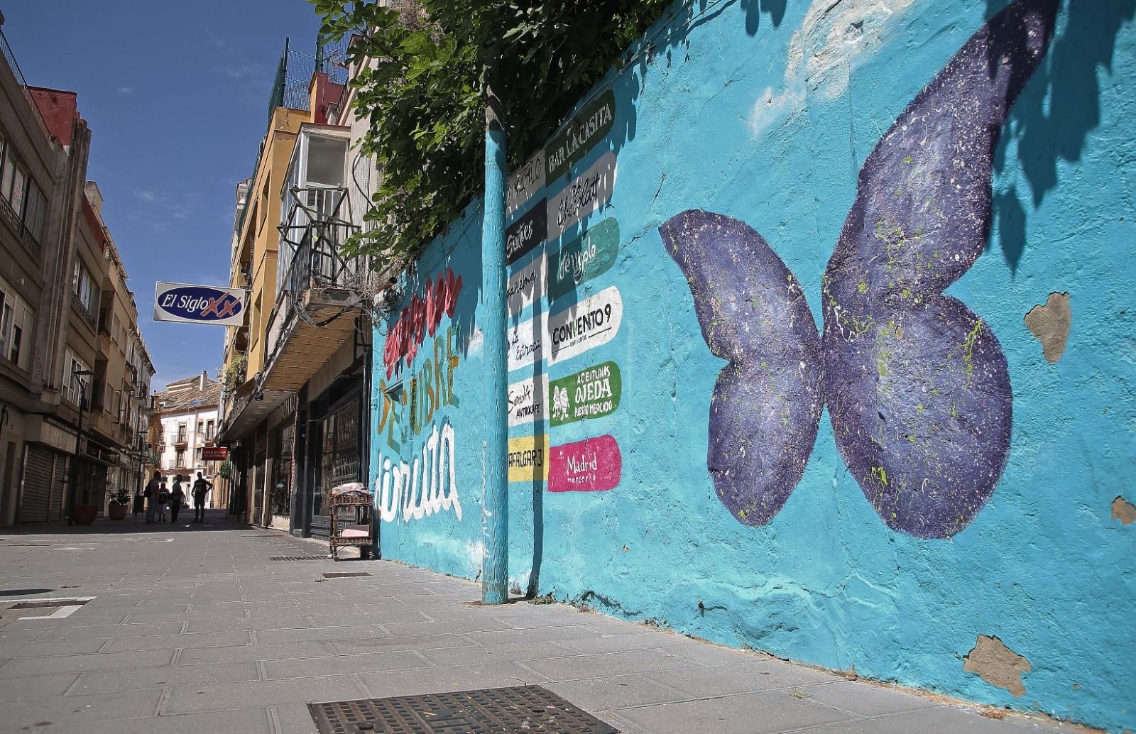 Un mural en la calle Tarifa de Algeciras.