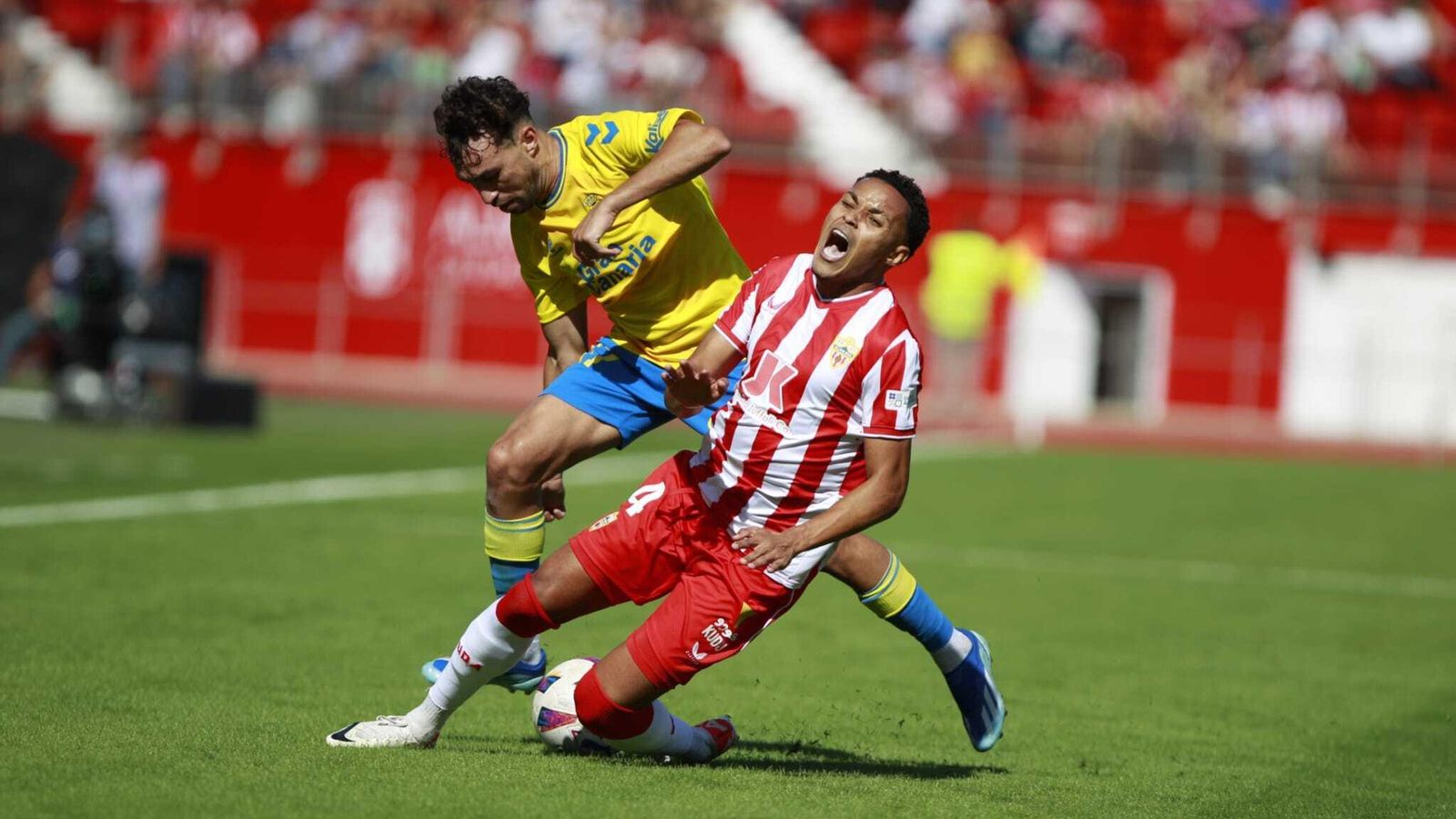Lázaro, que volvía a la titularidad, pasará otra temporada en la suplencia a tenor de lo visto