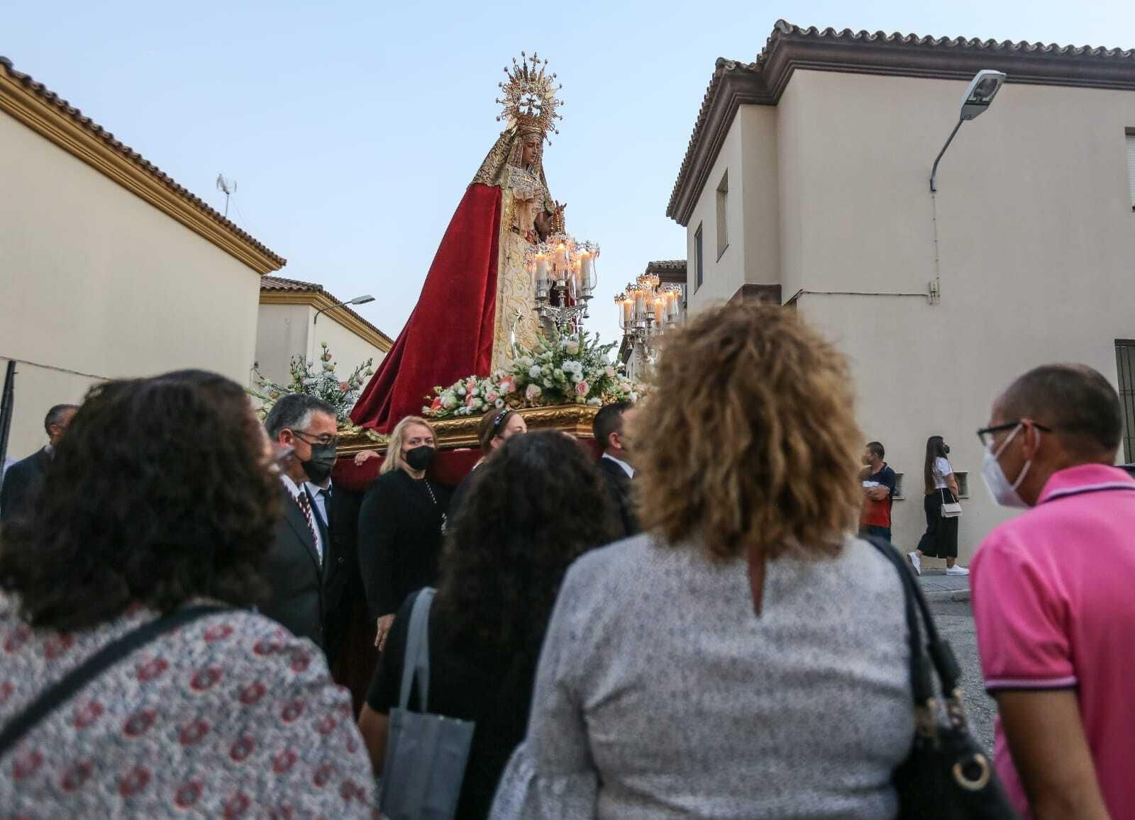 Primera salida de una imagen cofrade por las calles de Chiclana desde el inicio de la pandemia.