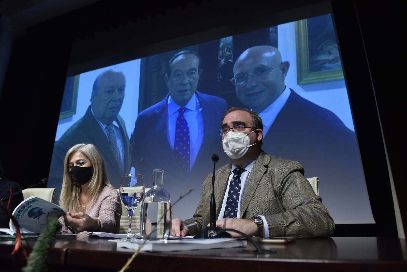 La presentación del libro de Carlos Navarro, sobre Luis Carlos Peris en imágenes