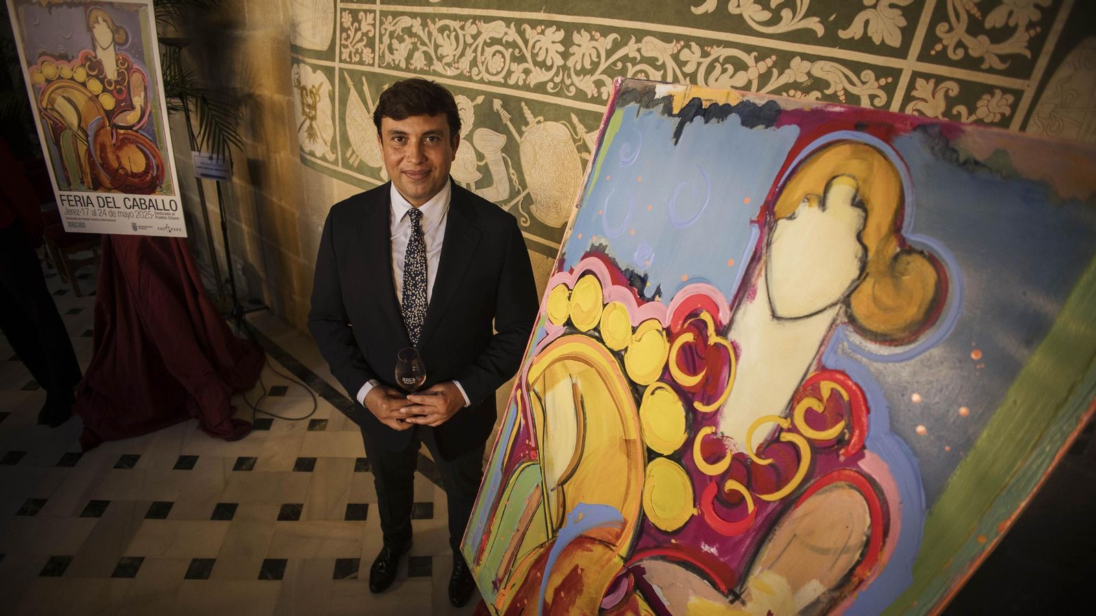 Cristóbal Donaire 'Balcris', junto a su obra.