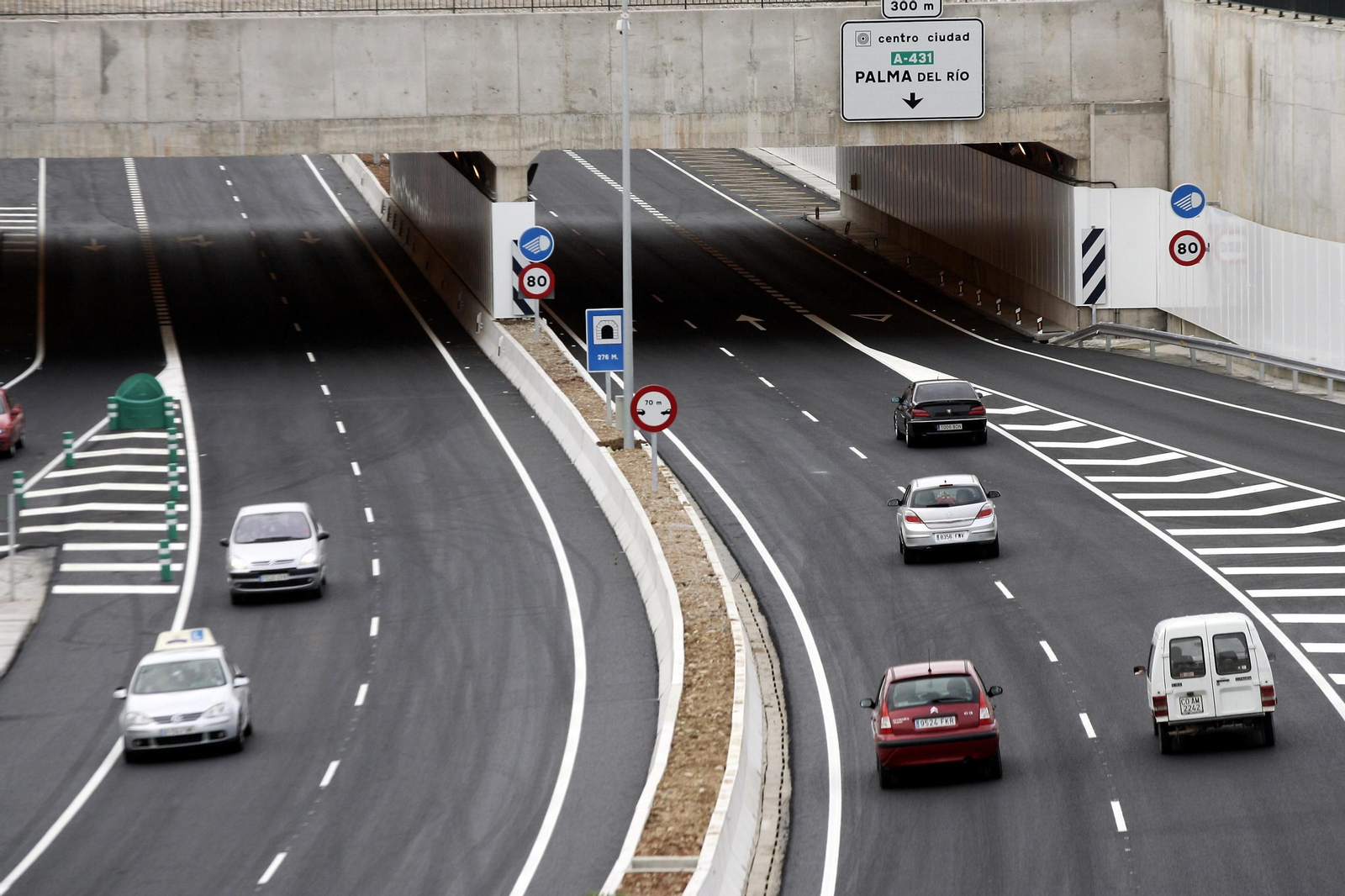 Tráfico en el Túnel de Los Omeyas de Córdoba. Tráfico en el Túnel de Los Omeyas de Córdoba.