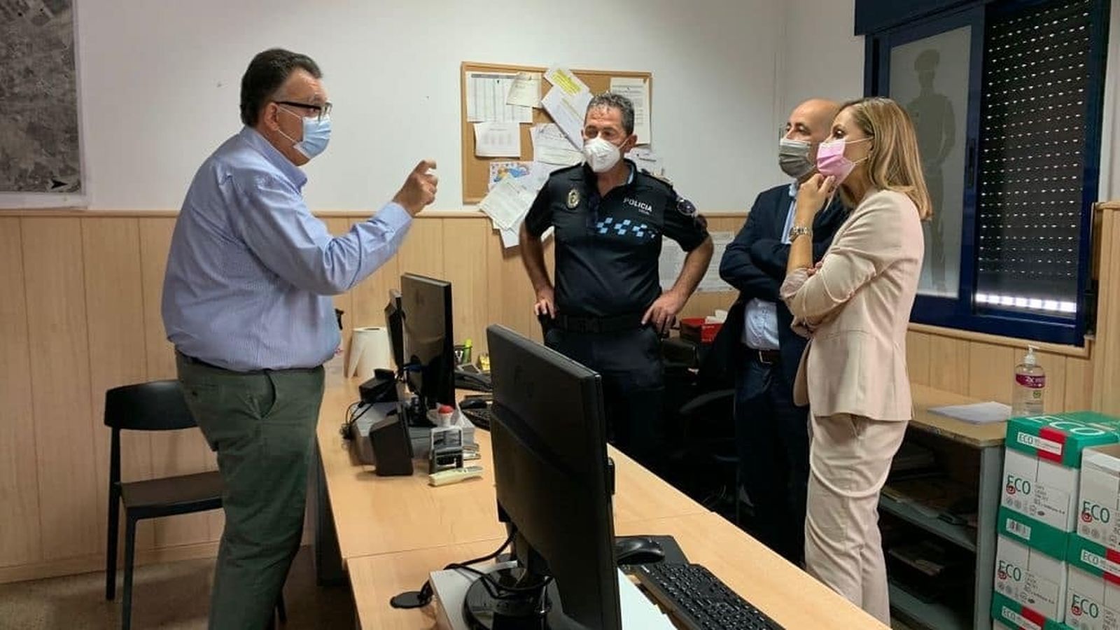 Estuvo acompañada por el alcalde, Domingo Fernández.