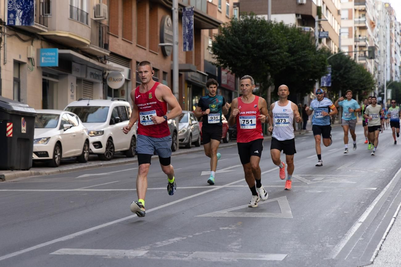 En imágenes: multitudinaria e histórica XXIX Media Maratón 'Ciudad de Jaén' y 10k en memoria de Paco Manzaneda (2)