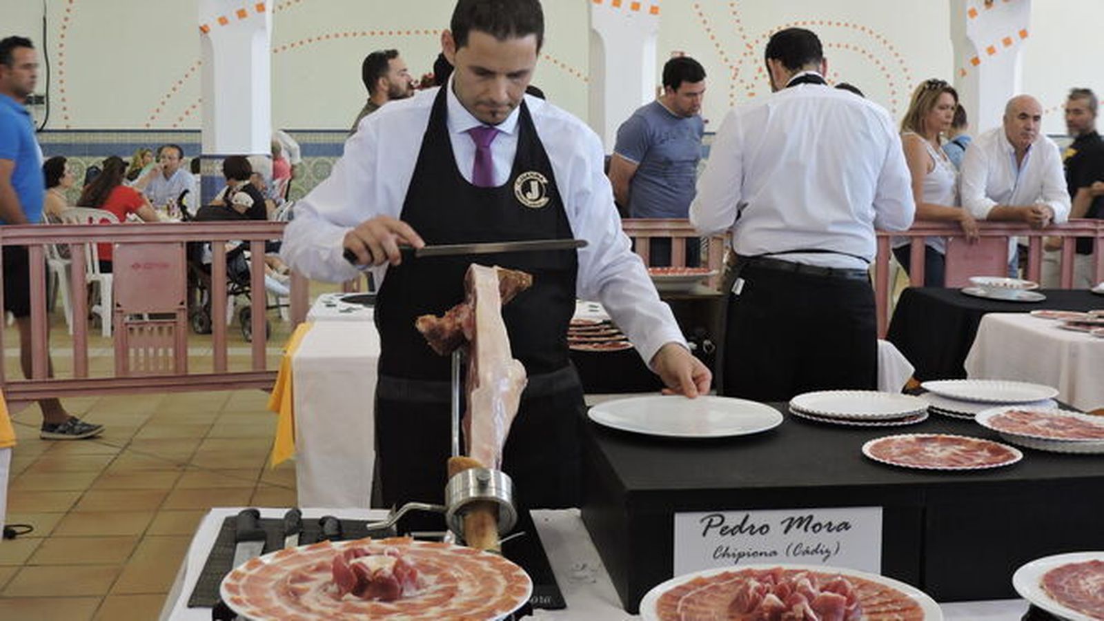 El cortador profesional más premiado de España, Pedro Mora, estará a cargo de la exhibición junto a otros siete expertos