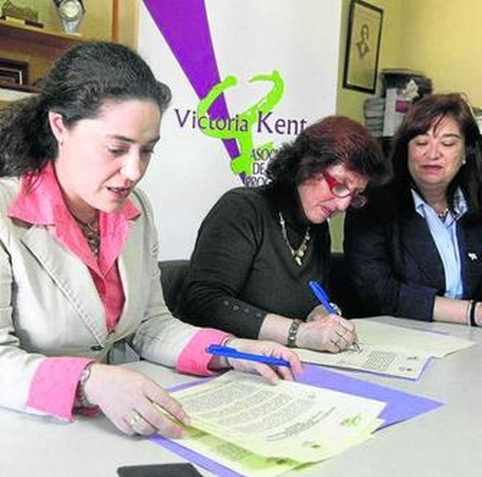 Nieto, durante el encuentro con representantes de Victoria Kent.