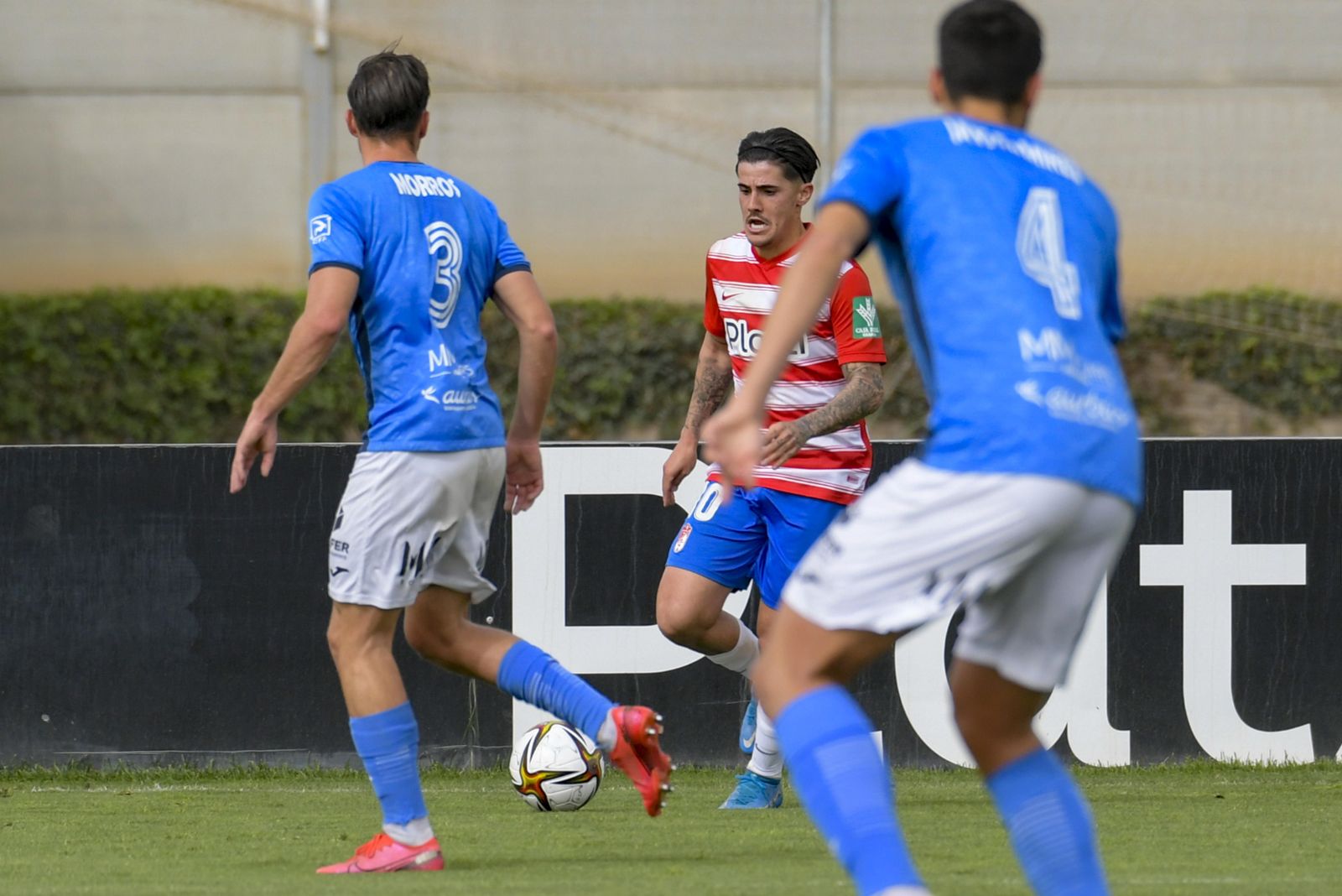 Echu conduce el balón en un encuentro el pasado curso.