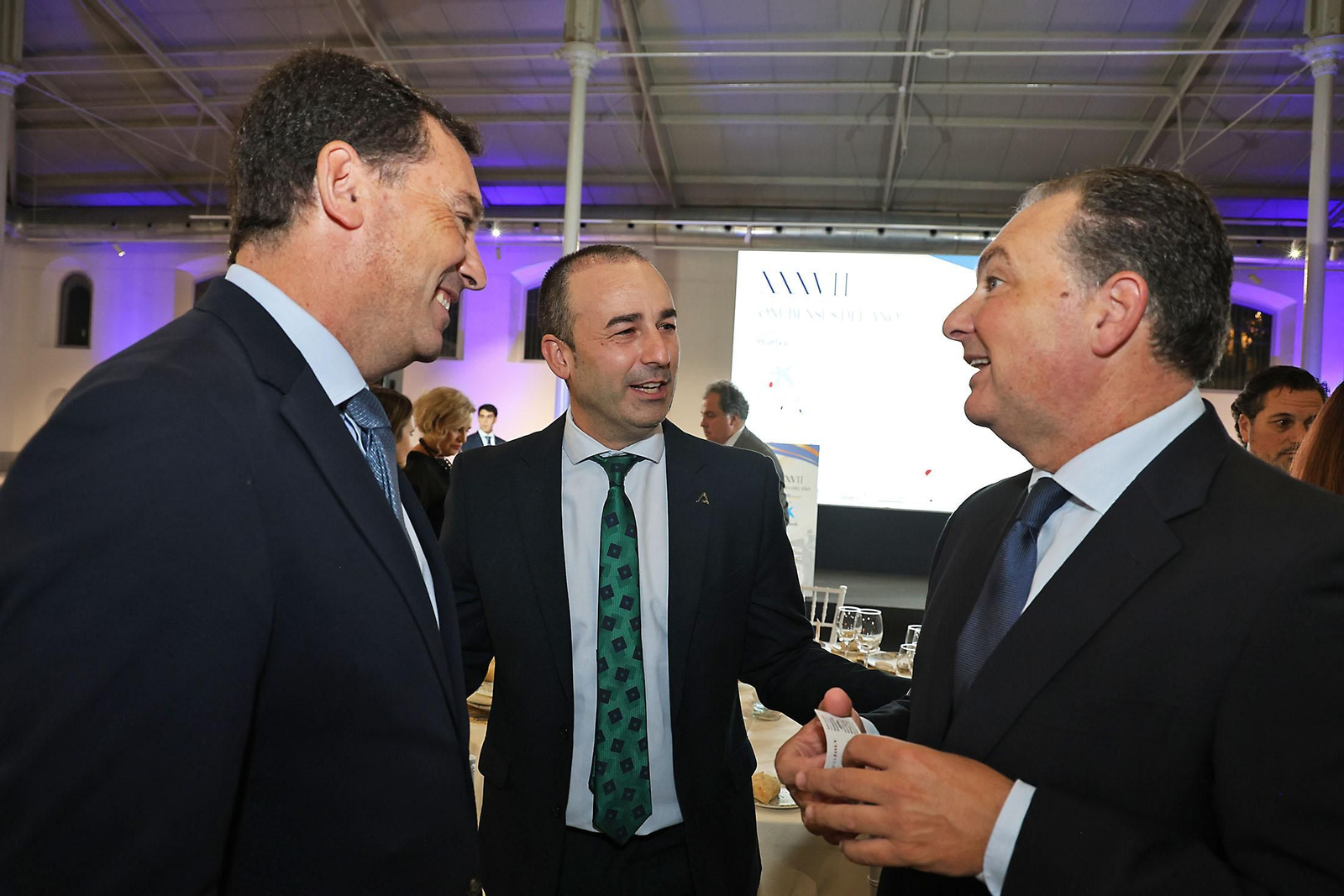 Imágenes de los invitados a la gala de los  37 premios Onubenses del Año