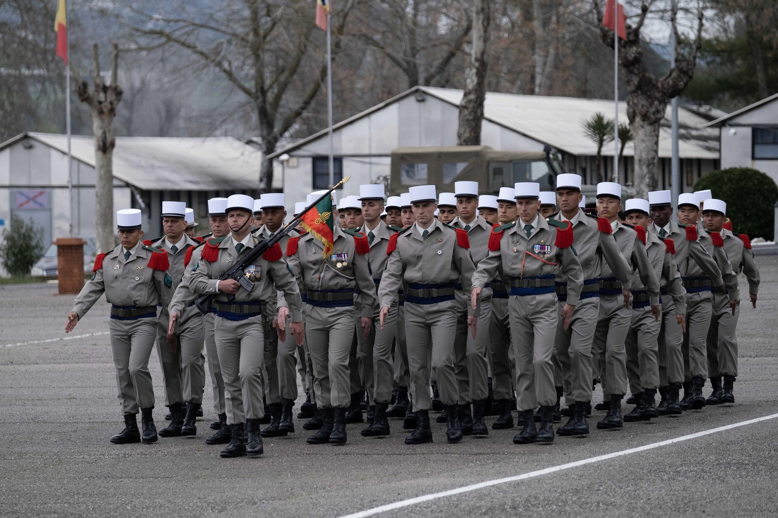 Entrega del 'Képi blanc' a los nuevos efectivos de la Legión Extranjera francesa en Ronda, en imágenes