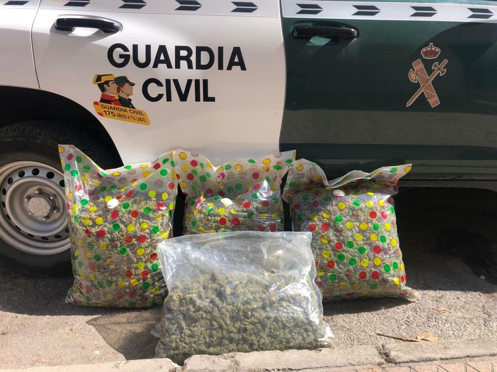 Marihuana intervenida por la Guardia Civil.