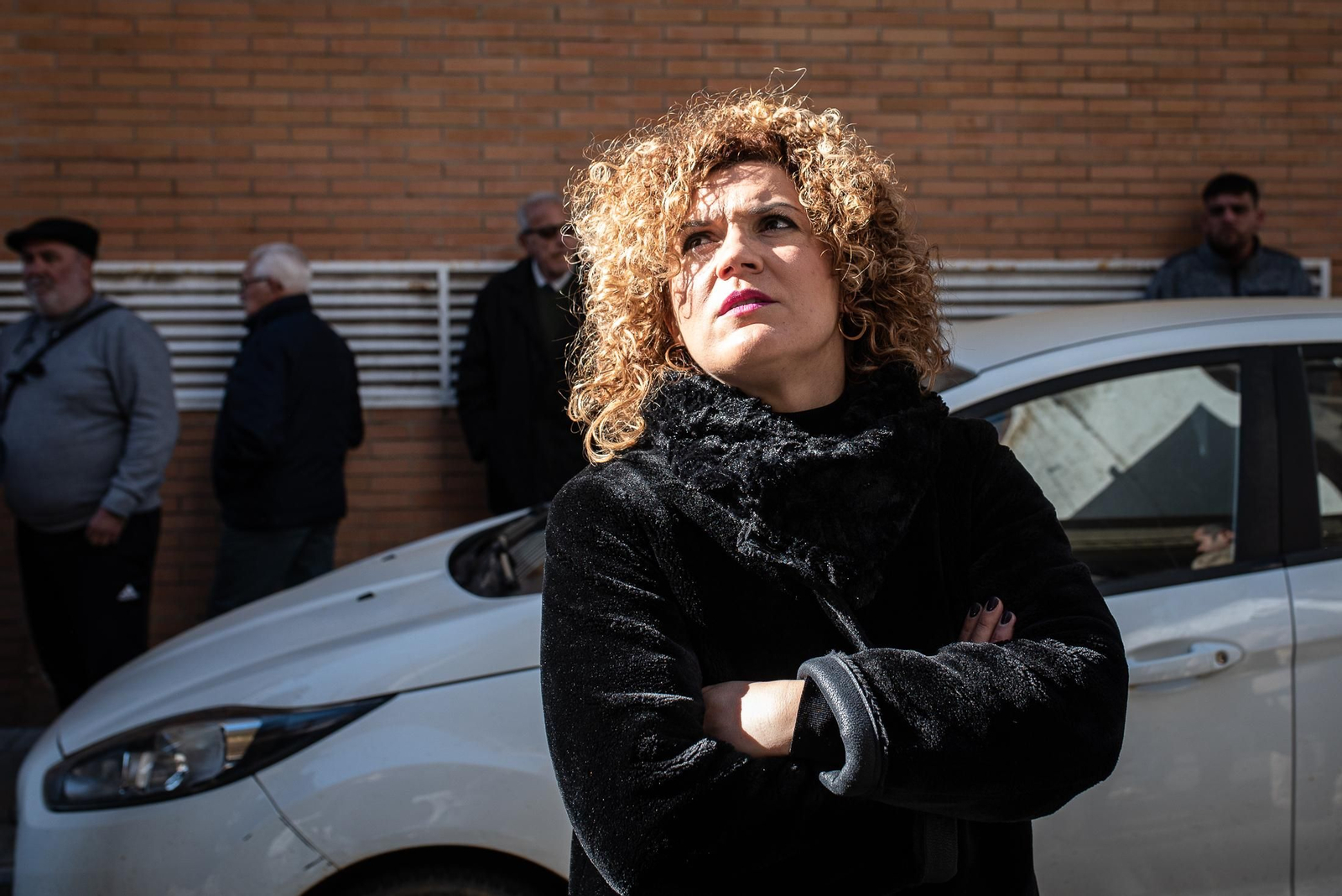 Imágenes de la dramática mañana de tensión que se ha vivido en Isla Chica tras el incendio en una vivienda