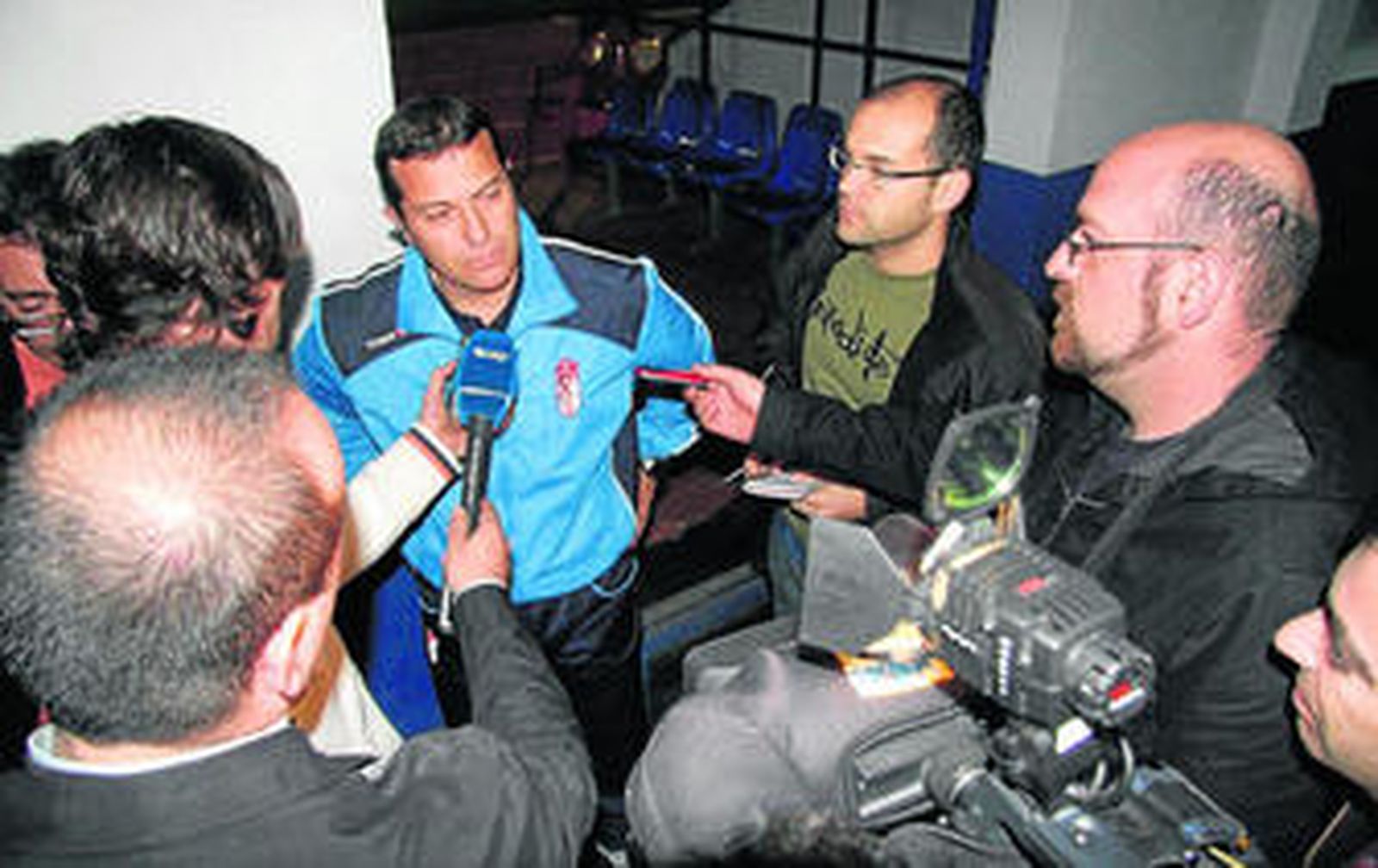 Álvarez Tomé se manifiesta ante los medios de comunicación tras cesar como entrenador del Granada CF.