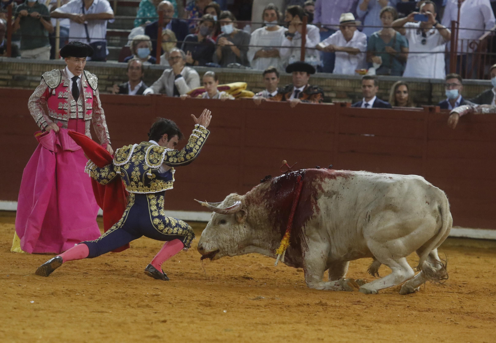 La corrida por el 30 aniversario de la alternativa de Finito de Córdoba, en imágenes