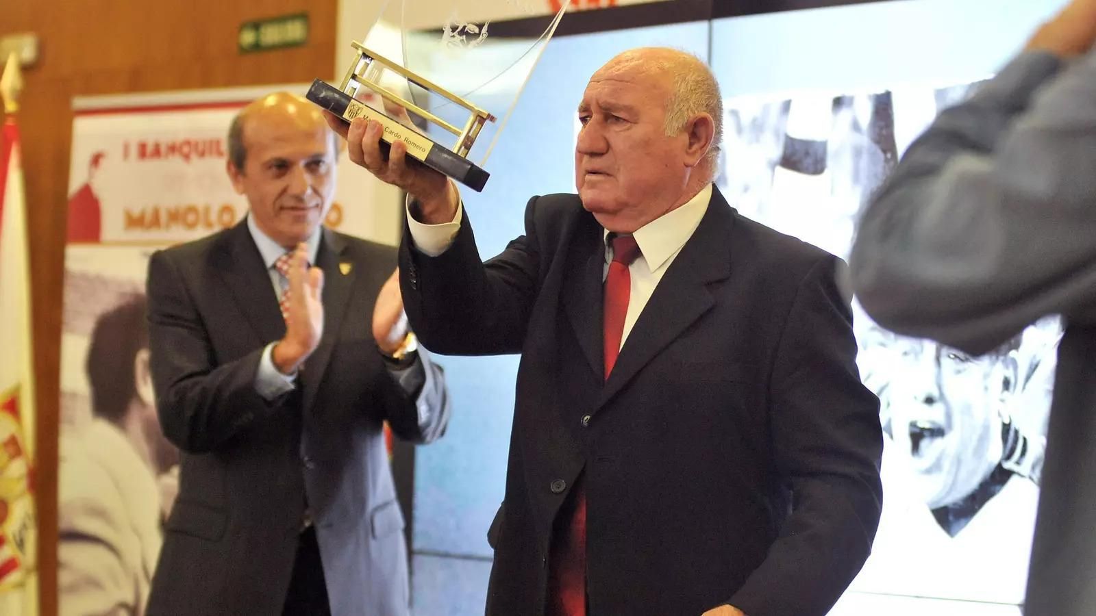 Manolo Cardo, reconocido por el Sevilla FC.