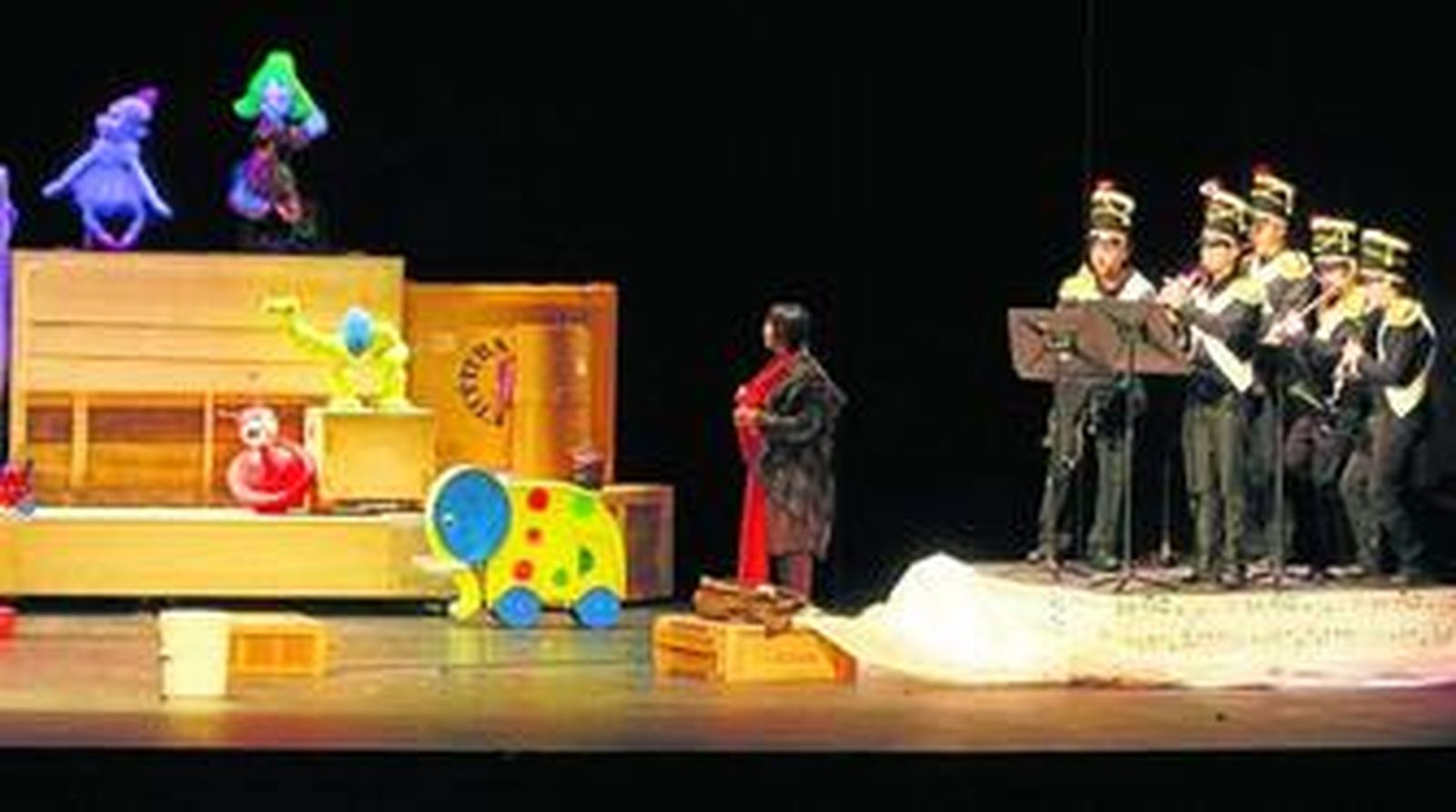 La compañía, durante la actuación en el Gran Teatro Falla.