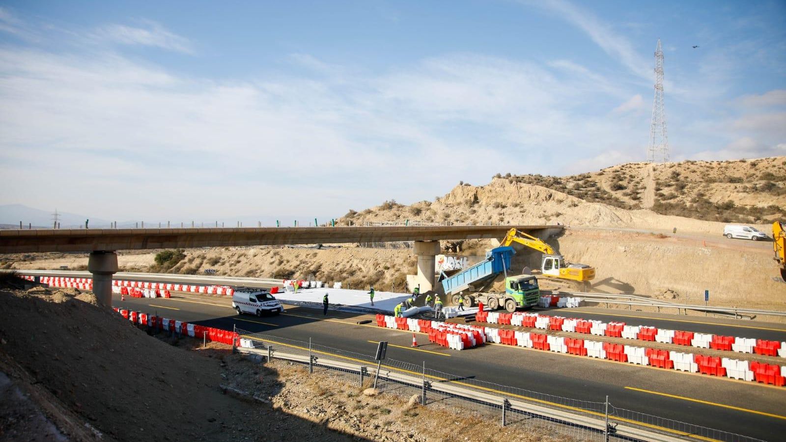 Los trabajos se van a alargar hasta el domingo por la noche.