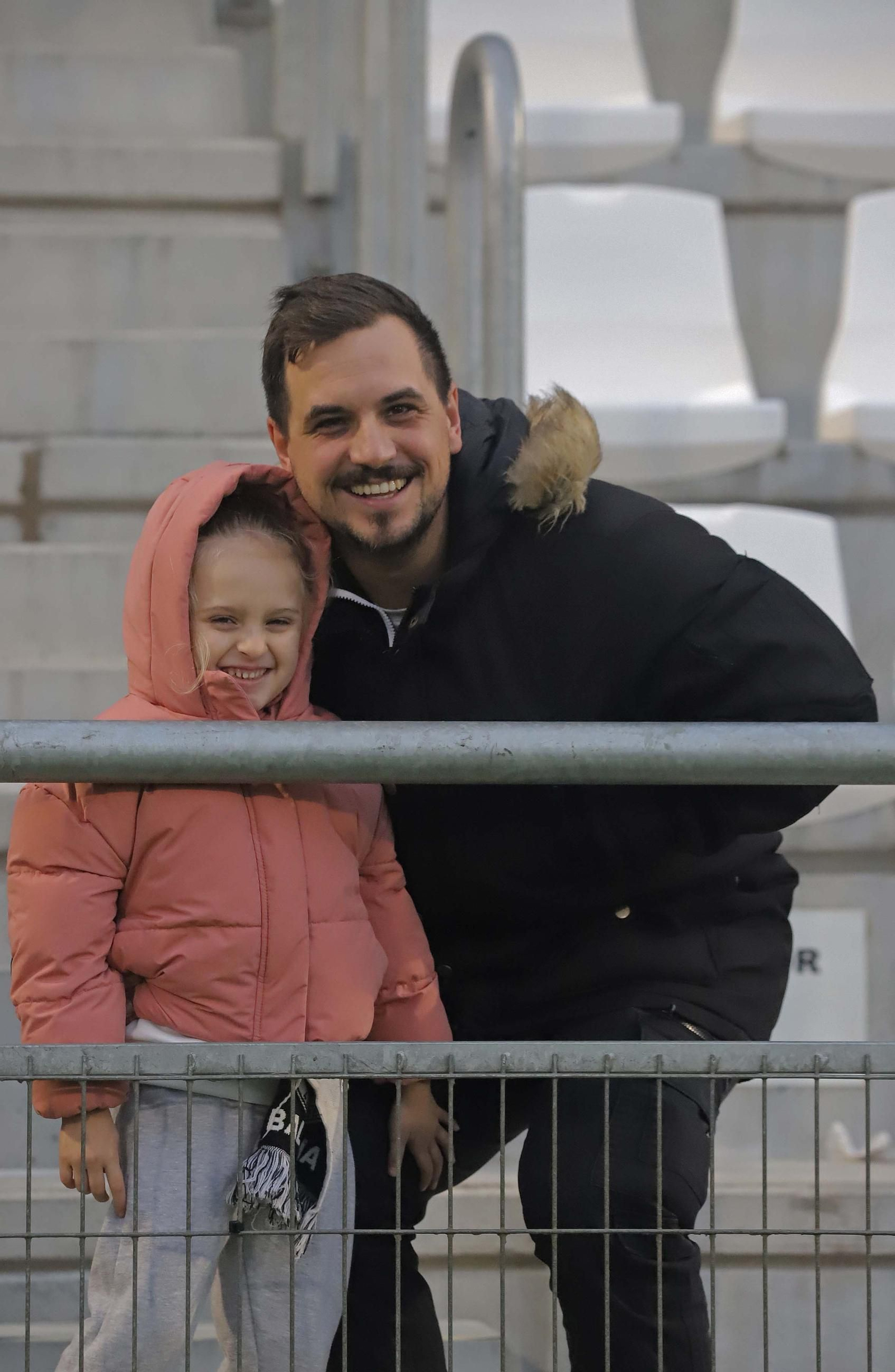 Búscate en el Ciudad de La Línea durante el Balona - Dos Hermanas de Tercera Federación
