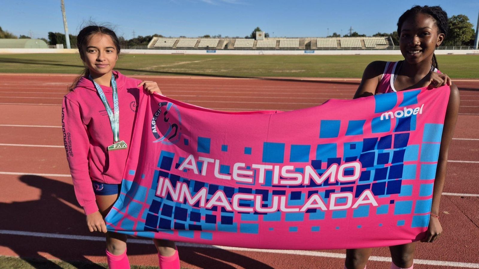 Las dos representantes del Inmaculada, en Sevilla