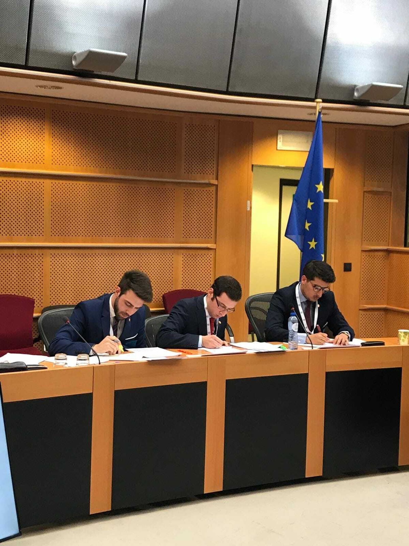 José Manuel Arguijo, Borja Campos y Alberto Pérez representan a la SDUS en Bruselas