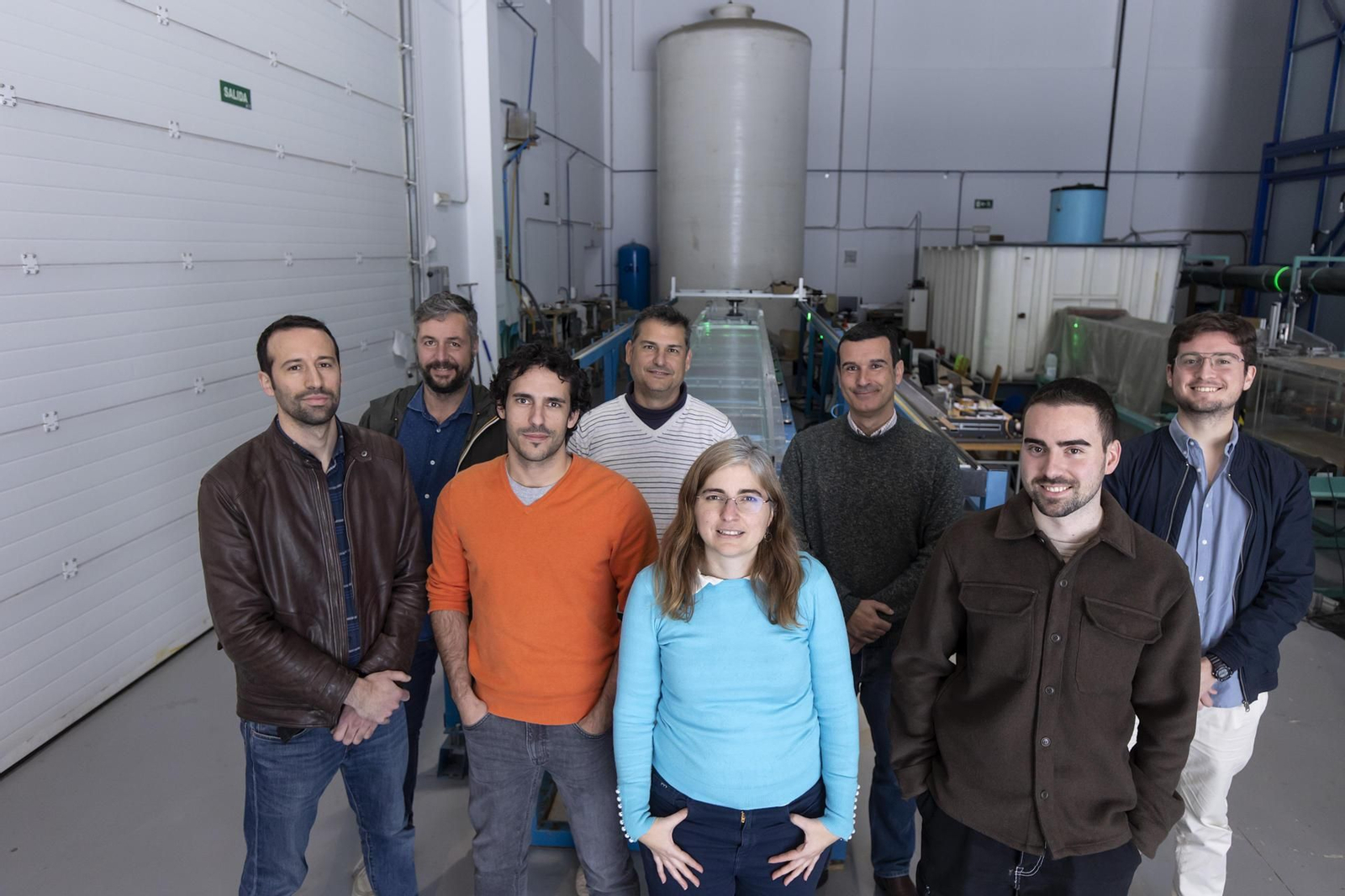 Investigadores posando en el laboratorio de la UMA donde han patentado el sistema.
