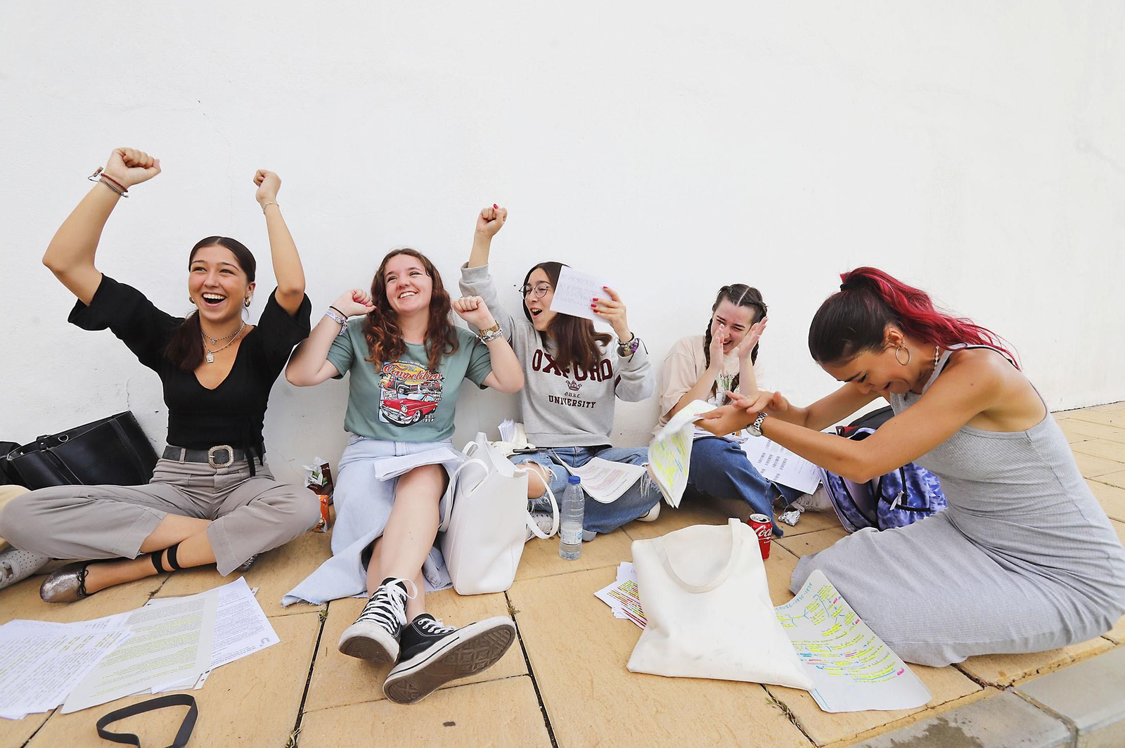 Imágenes del comienzo de las pruebas de evaluación para el acceso a la universidad en Huelva