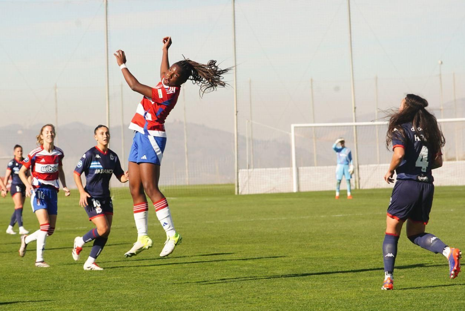 Las mejores imágenes de la goleada del Granada CF Femenino frente al Deportivo