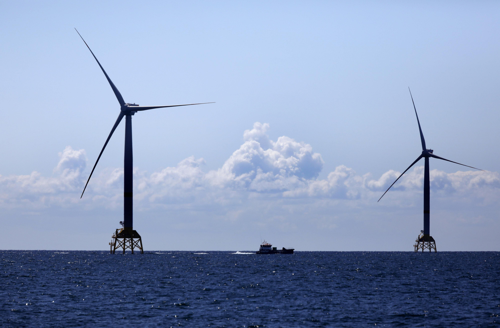 Puerto Real, presente en la estación eólico marina Wikinger