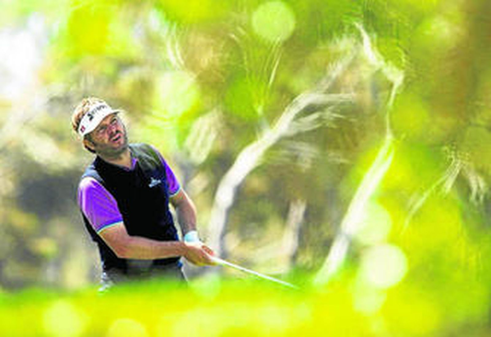 José Manuel Lara golpea desde la calle.