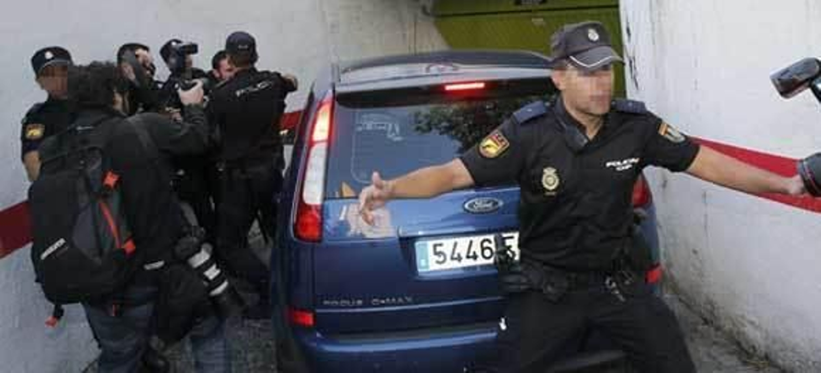 La Policía halla restos biológicos en la casa del presunto pederasta