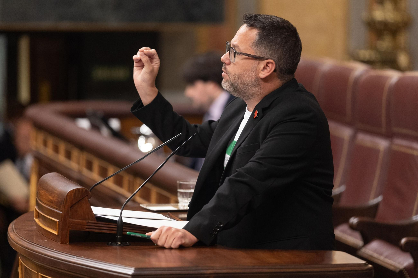 José Ignacio García en el Congreso durante su defensa de la ley de gafas gratuitas.