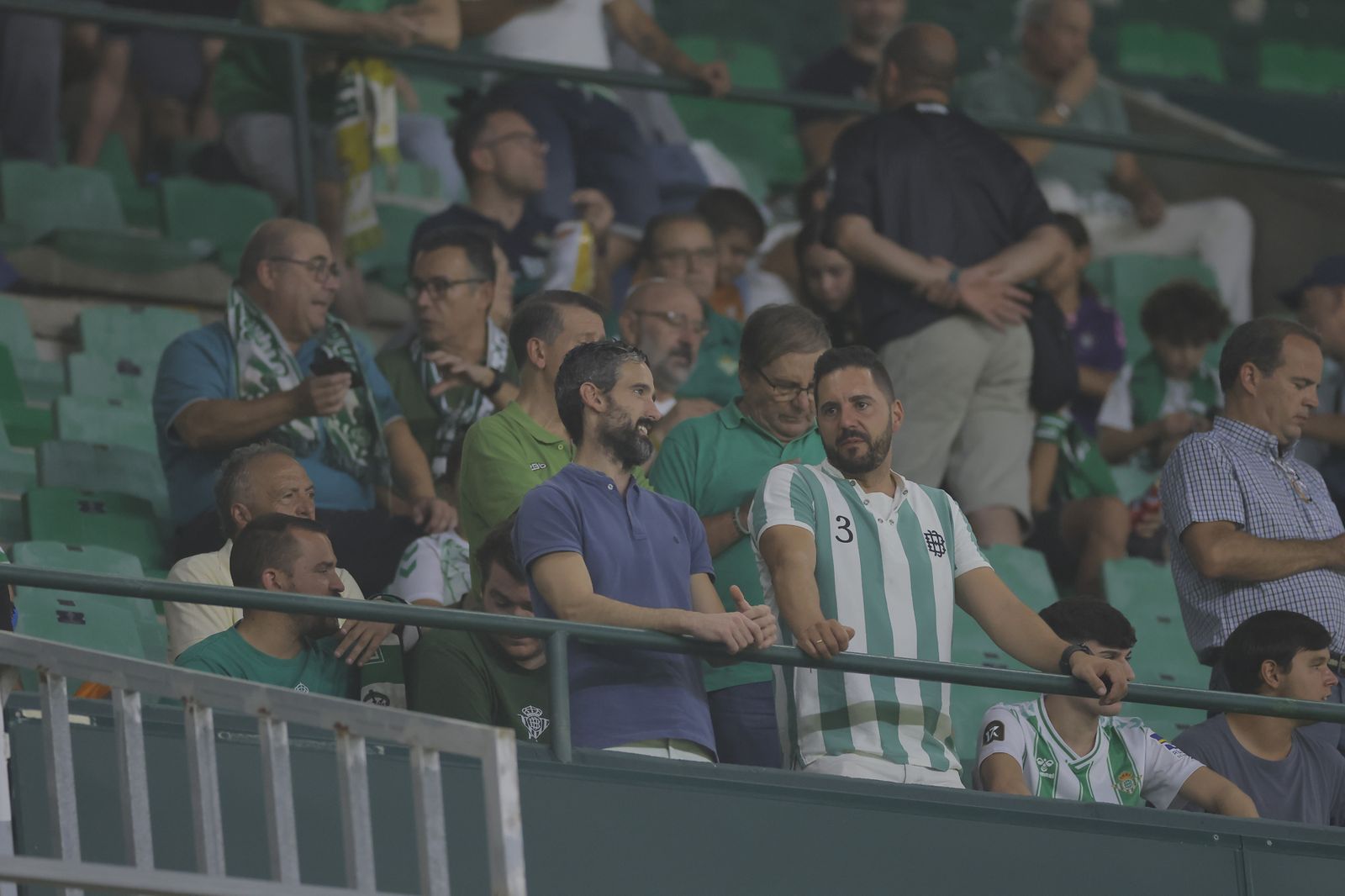 Búscate en las fotos del Betis-Valencia